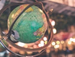 negative-space-vintage-globe-world-map-bokeh-artem-bali-thumb-1